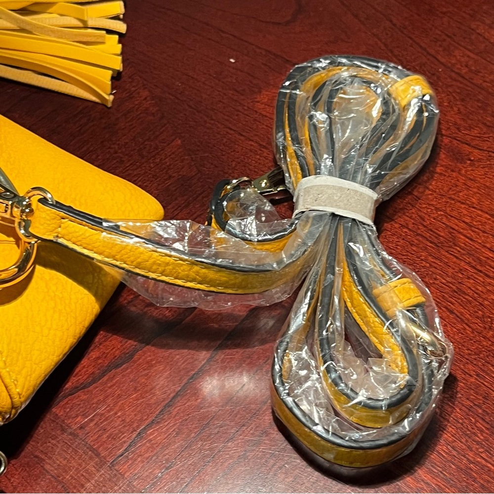 Yellow Tassel Women's Crossbody bag - Picture 3 of 7